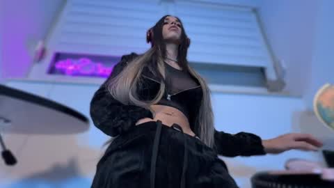   online show from 11.15.25