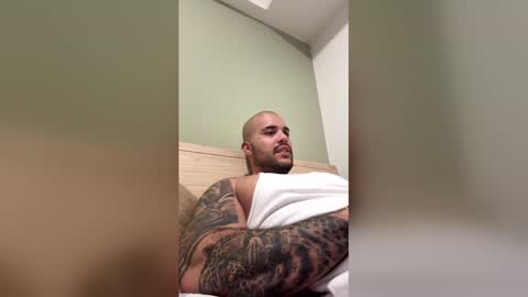 Snapshot of medellindrak chatting on 02.22.26 filippoae online show from 02.22.26