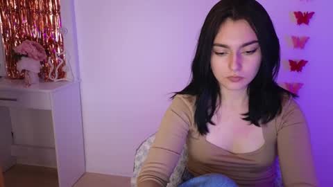 Snapshot of medina_andress chatting on 03.10.25 Dina online show from 03.10.25