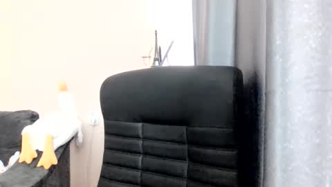 Snapshot of medjik_lool chatting on 10.21.25 Oltereodora-lima online show from 10.21.25