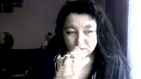 Snapshot of medjik_lool chatting on 11.04.25 Oltereodora-lima online show from 11.04.25