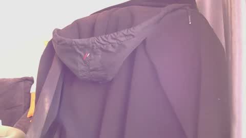 Snapshot of medjik_lool chatting on 12.16.25 Oltereodora-lima online show from 12.16.25