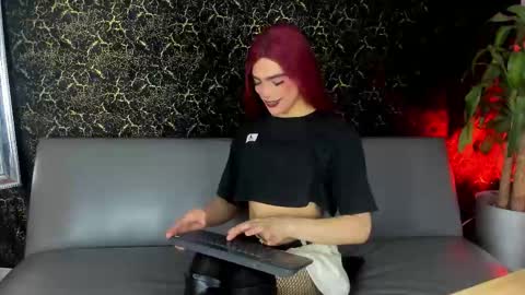 Medusa Ts online show from 11.02.25