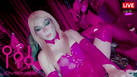 THE QUEEN ALPHA   Queen Medusa Prey online show from 04.09.26