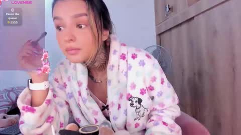 Snapshot of medussa13 chatting on 11.14.25 medussa13 online show from 11.14.25