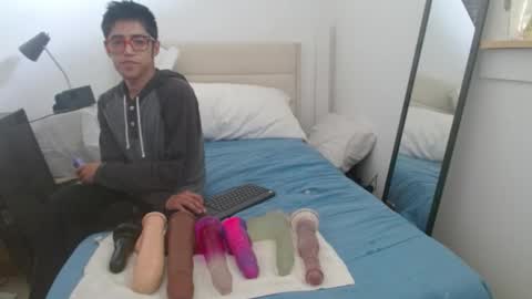 Snapshot of meekthetwink181 chatting on 10.17.25 MeekTheTwink18 online show from 10.17.25