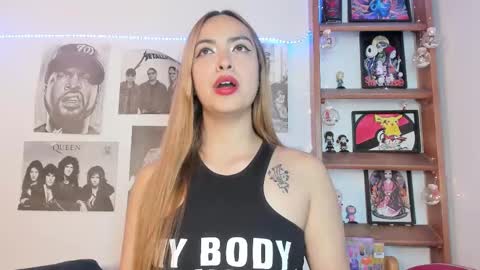 Snapshot of meeowlody chatting on 10.27.25 Emily online show from 10.27.25