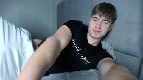 Snapshot of megamaxxxl chatting on 12.21.25 Max online show from 12.21.25