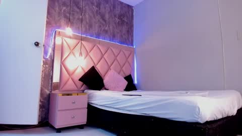 M E G A N online show from 01.26.25