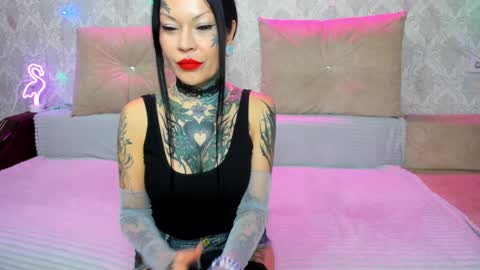 Helena Tuman online show from 12.04.24