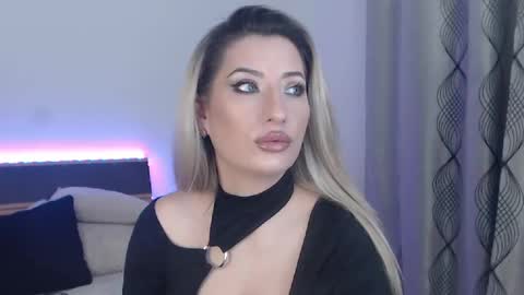 Snapshot of megan_blazee chatting on 01.14.25 Megan Blazee online show from 01.14.25