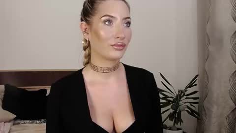 Snapshot of megan_blazee chatting on 09.24.25 Megan Blazee online show from 09.24.25