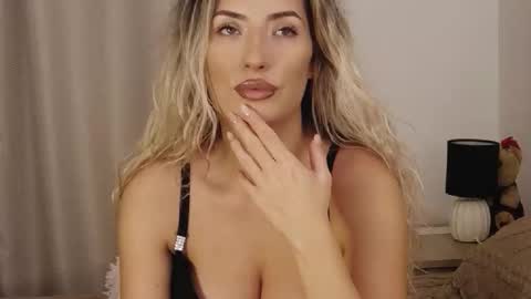 Snapshot of megan_blazee chatting on 10.15.25 Megan Blazee online show from 10.15.25