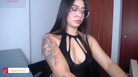 Megan Bluee online show from 11.27.25