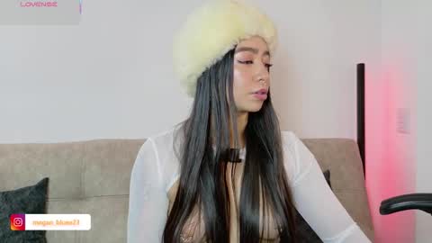 Megan Bluee online show from 02.27.26