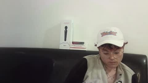 Megan and sophi online show from 02.27.25