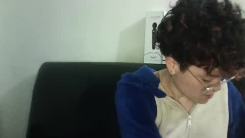 Megan and sophi online show from 03.02.25