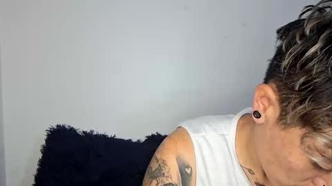 Megan and sophi online show from 09.19.25