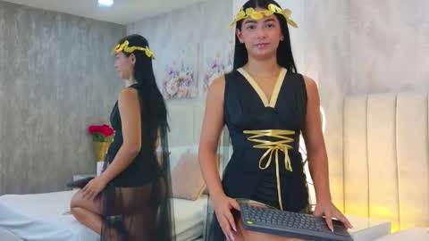 Carolina Paez online show from 10.30.25