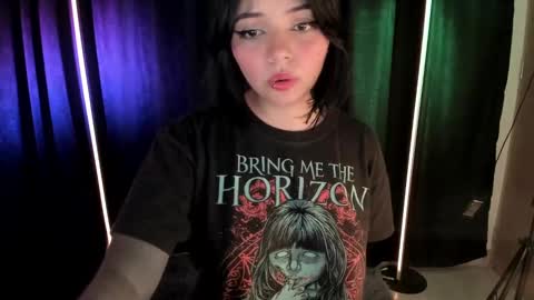 welcome guys   please  help me to reach 100 hands up Thanks  online show from 12.06.24