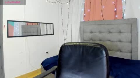 Snapshot of megan_kis9 chatting on 12.06.24 megan online show from 12.06.24