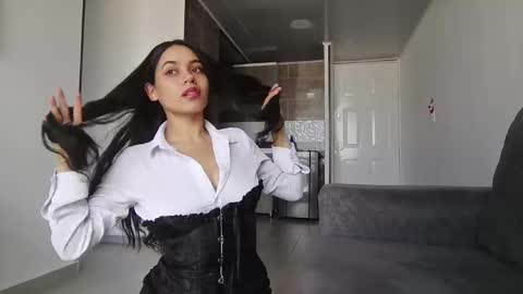 Snapshot of megan_lof chatting on 12.16.25 Megan online show from 12.16.25