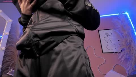 Snapshot of megan_moore__ chatting on 12.28.24 online show from 12.28.24