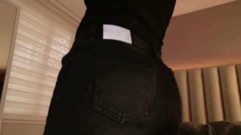 Snapshot of megan_moore__ chatting on 09.17.25 online show from 09.17.25