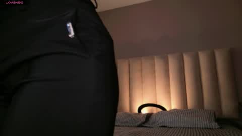 Snapshot of megan_moore__ chatting on 11.11.25 online show from 11.11.25