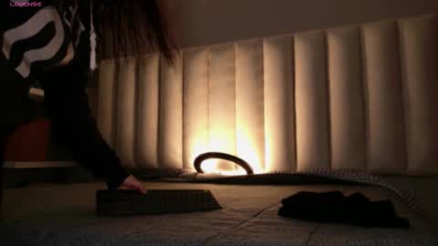 Snapshot of megan_moore__ chatting on 11.13.25 online show from 11.13.25