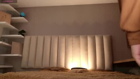 Snapshot of megan_moore__ chatting on 11.27.25 online show from 11.27.25