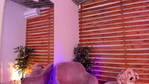 Snapshot of megan_raiin chatting on 11.13.25 megan_raiin online show from 11.13.25