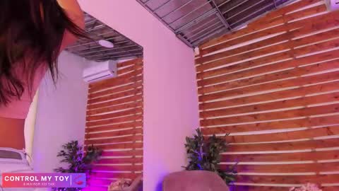 Snapshot of megan_raiin chatting on 11.29.25 megan_raiin online show from 11.29.25