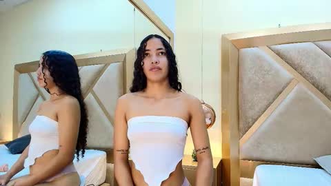 Snapshot of megan_siner chatting on 11.07.25 Megan Siner online show from 11.07.25