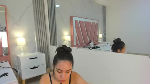 Megan Sweet online show from 12.17.25