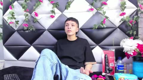 megan_thompsonn_ online show from 09.20.25