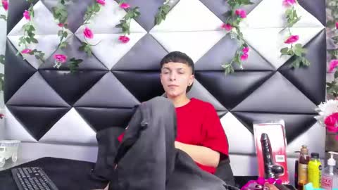 megan_thompsonn_ online show from 09.26.25