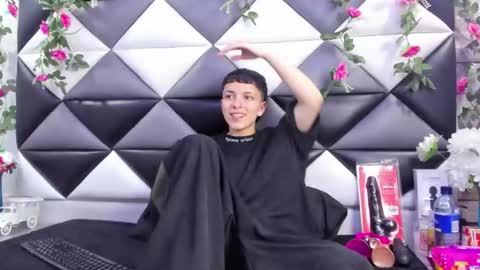 megan_thompsonn_ online show from 09.28.25