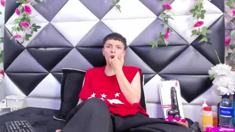 megan_thompsonn_ online show from 10.01.25