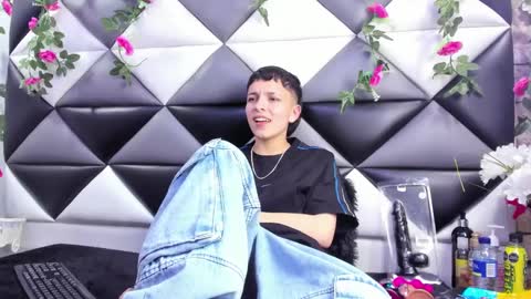 megan_thompsonn_ online show from 10.09.25