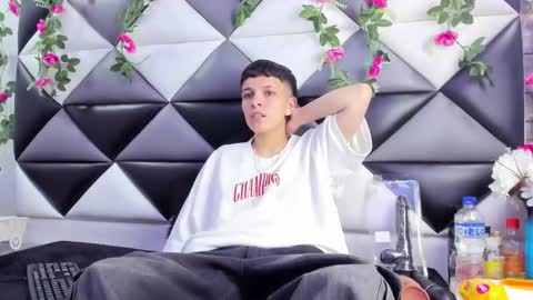 megan_thompsonn_ online show from 11.20.25