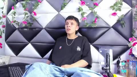 megan_thompsonn_ online show from 11.26.25