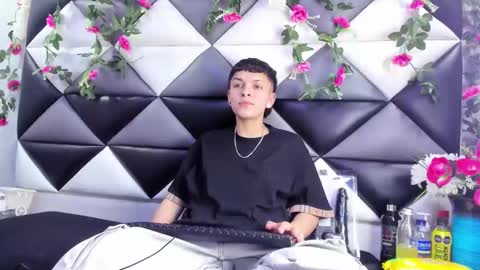 megan_thompsonn_ online show from 12.04.25