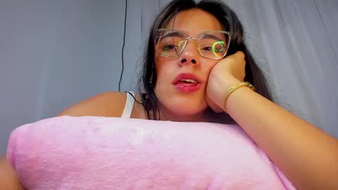 Snapshot of megan_vwv chatting on 12.03.24 megan online show from 12.03.24