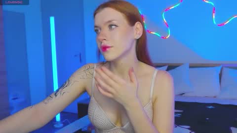 Snapshot of megancat333 chatting on 12.04.25 megancat333 online show from 12.04.25