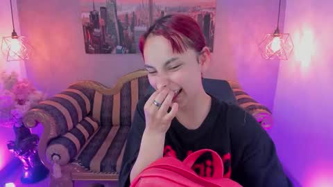 Snapshot of megane_whitte chatting on 11.17.25 Megan online show from 11.17.25