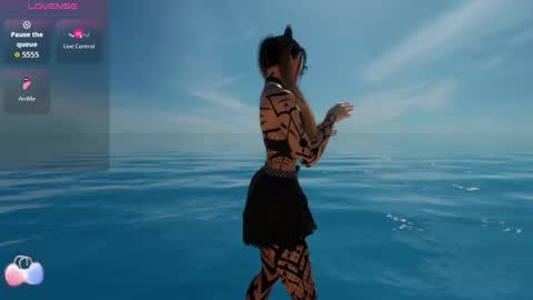 Snapshot of meganfantastic chatting on 10.11.25 Megan online show from 10.11.25