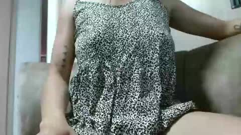 Snapshot of meganharry chatting on 11.16.25 meganharry online show from 11.16.25