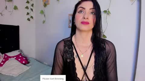 Snapshot of meganhofman chatting on 05.21.26 Megan Hofman online show from 05.21.26