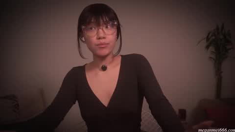 Snapshot of meganmei666 chatting on 11.23.25 for more 3 online show from 11.23.25